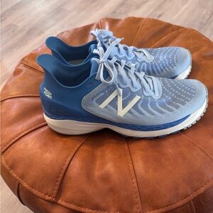 LIKE NEW- Women’s New Balance Fresh Foam 860v11 running shoe.